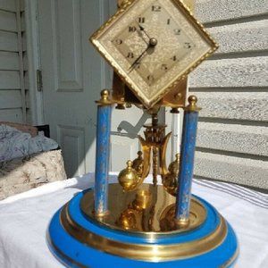 The perfect gift for everyone! 400 day clock. Beau